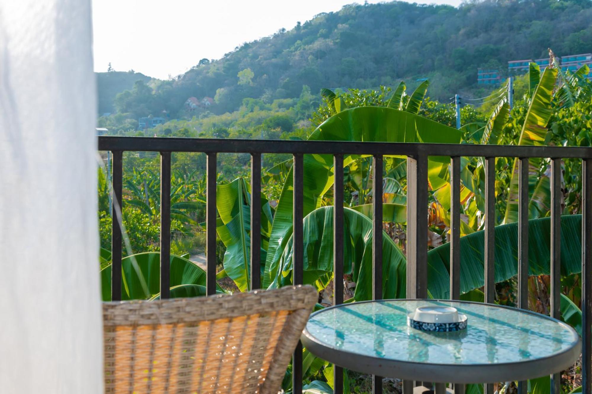 Kraam Silhouette Hotel And Cafe Phuket 查龙 外观 照片