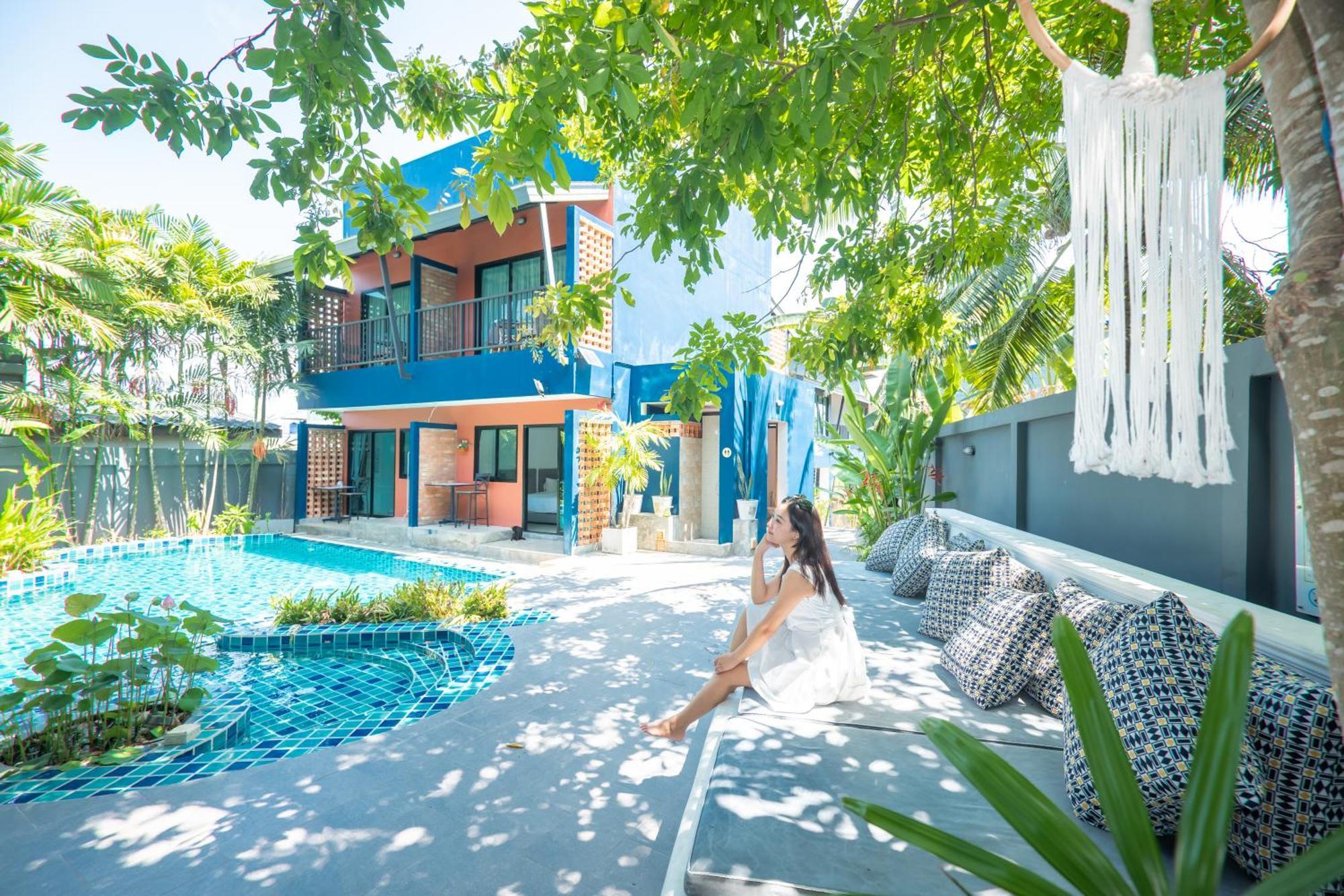 Kraam Silhouette Hotel And Cafe Phuket 查龙 外观 照片