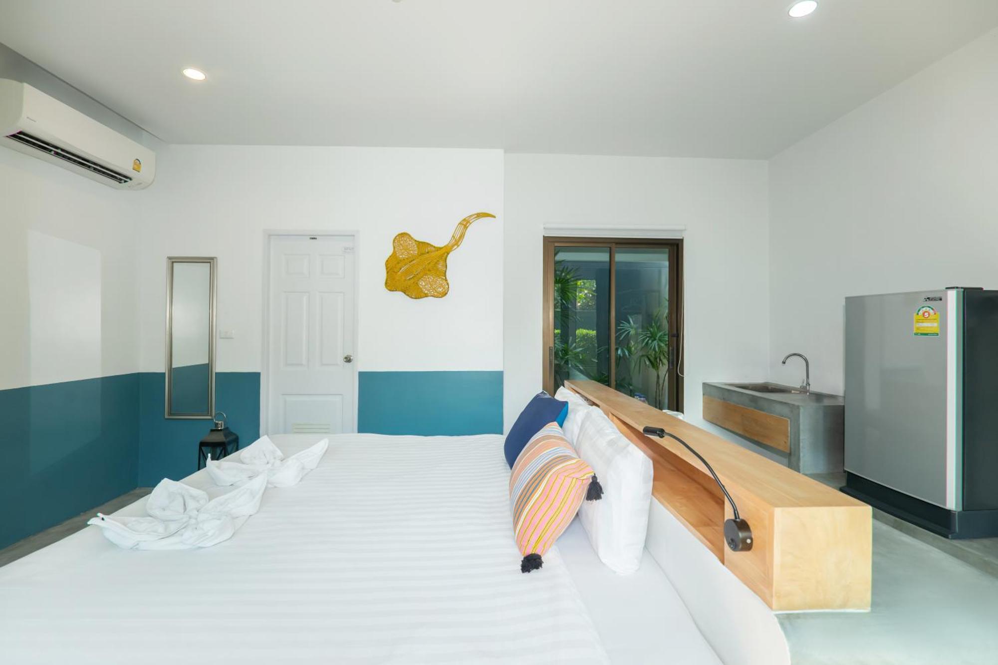 Kraam Silhouette Hotel And Cafe Phuket 查龙 外观 照片